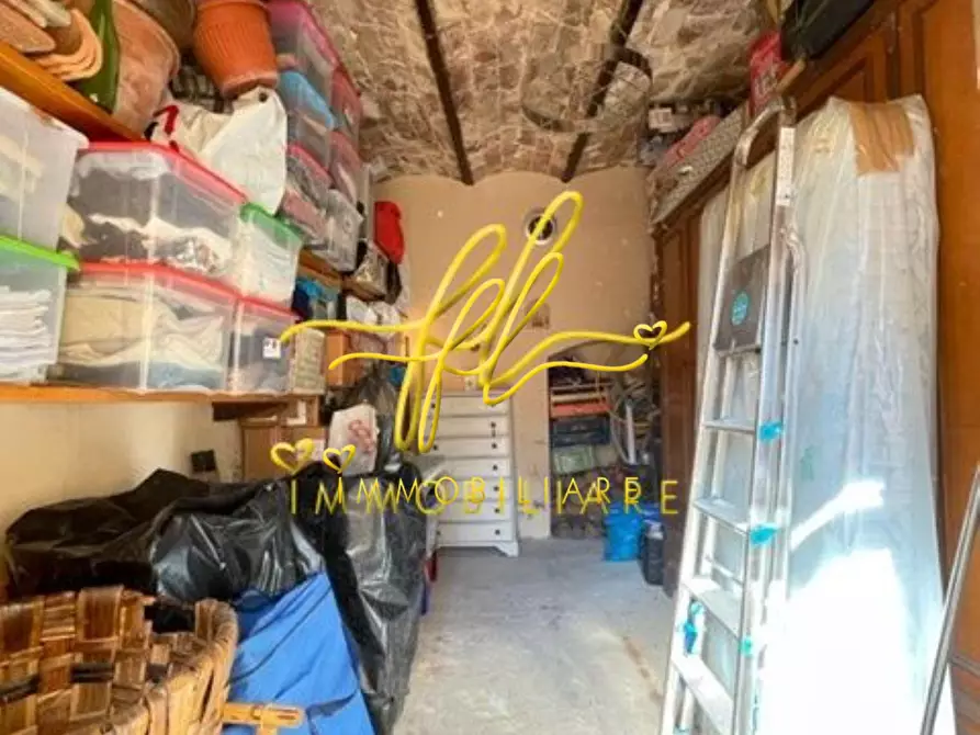 Immagine 11 di Appartamento in vendita  a Pomarance