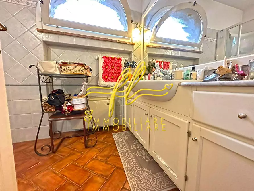 Immagine 23 di Villa in vendita  a Cecina