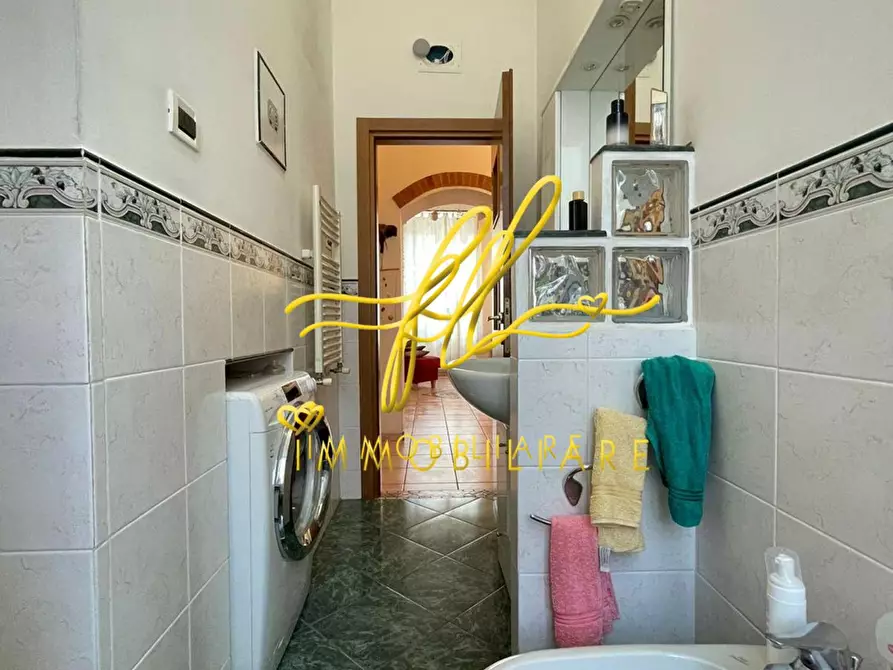 Immagine 17 di Appartamento in vendita  a Livorno