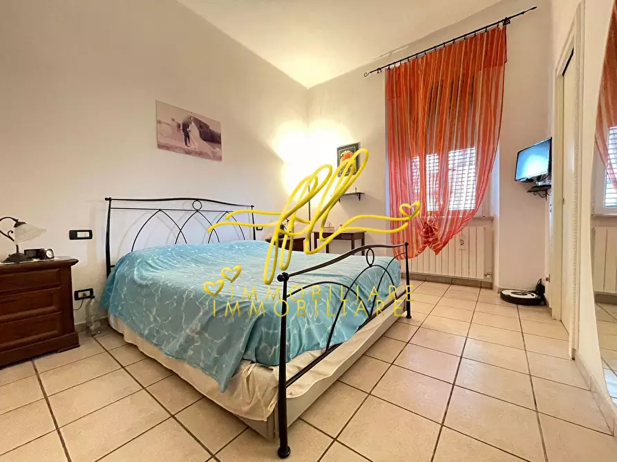 Immagine 12 di Appartamento in vendita  a Livorno