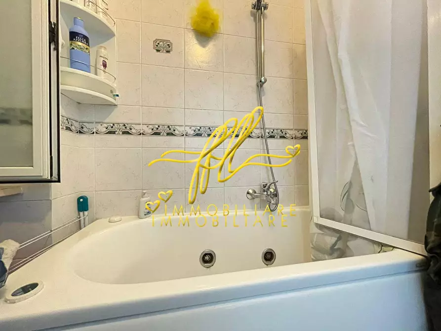 Immagine 19 di Appartamento in vendita  a Livorno