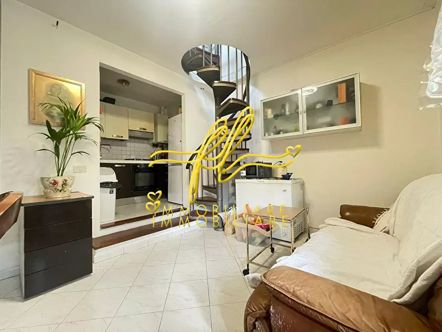 Immagine 3 di Appartamento in vendita  a Livorno