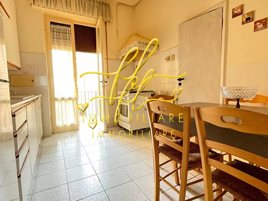 Immagine 13 di Appartamento in vendita  a Livorno