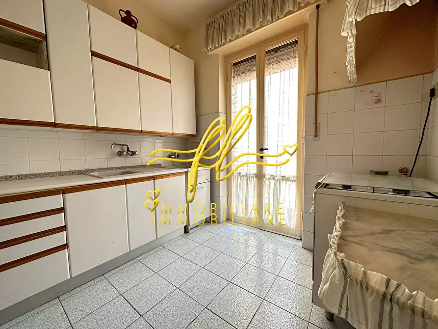 Immagine 28 di Appartamento in vendita  a Livorno