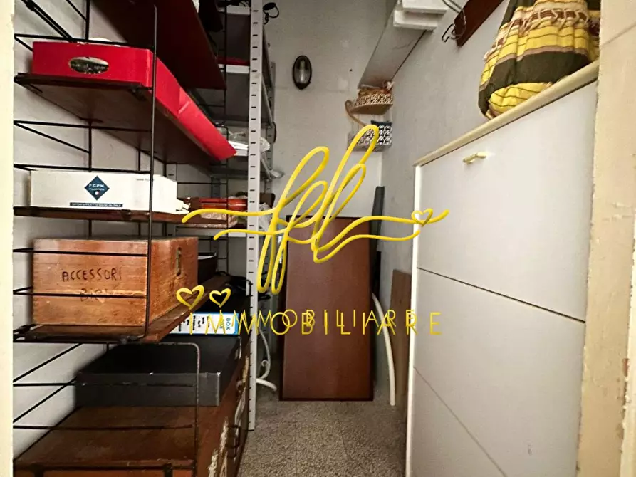 Immagine 21 di Appartamento in vendita  a Livorno