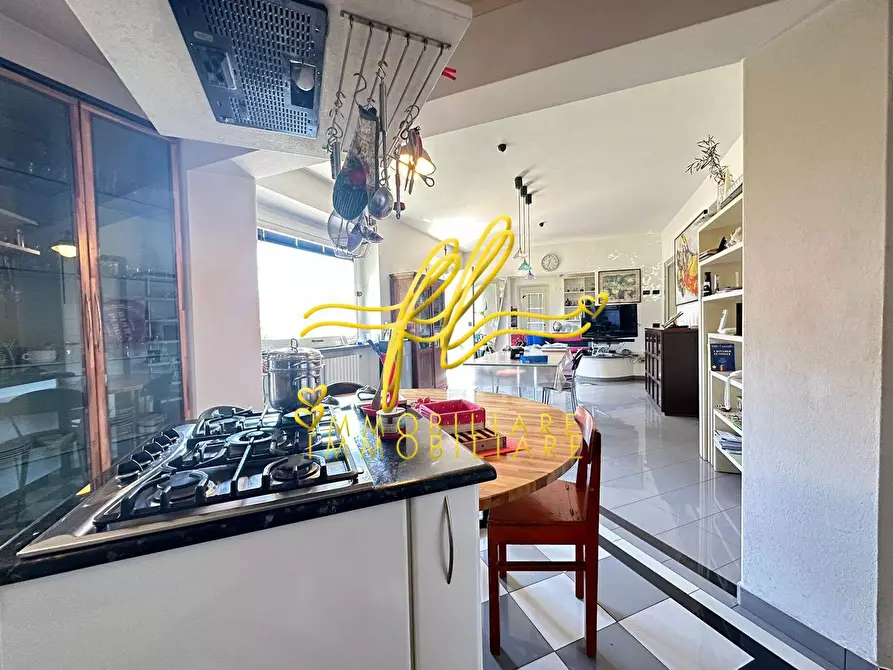 Immagine 9 di Villa in vendita  a Rosignano Marittimo