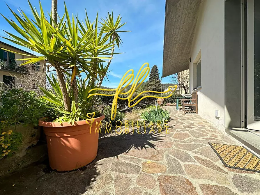 Immagine 1 di Villa in vendita  a Rosignano Marittimo