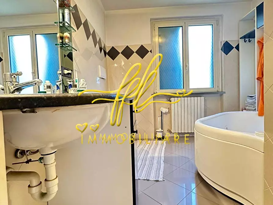 Immagine 27 di Villa in vendita  a Rosignano Marittimo