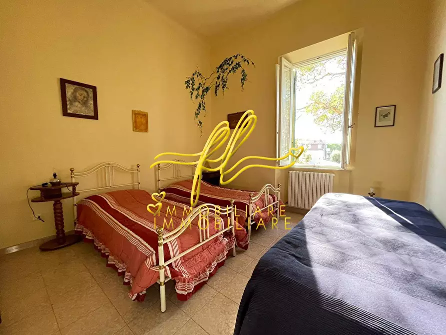 Immagine 14 di Villa in vendita  a Livorno