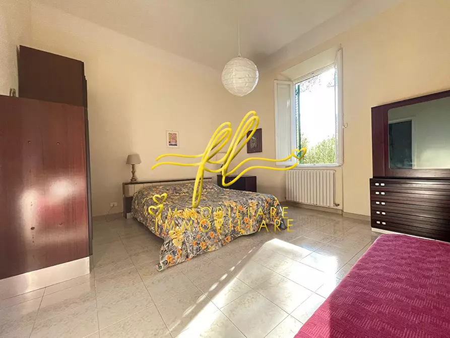 Immagine 28 di Villa in vendita  a Livorno