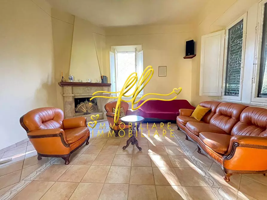 Immagine 42 di Villa in vendita  a Livorno