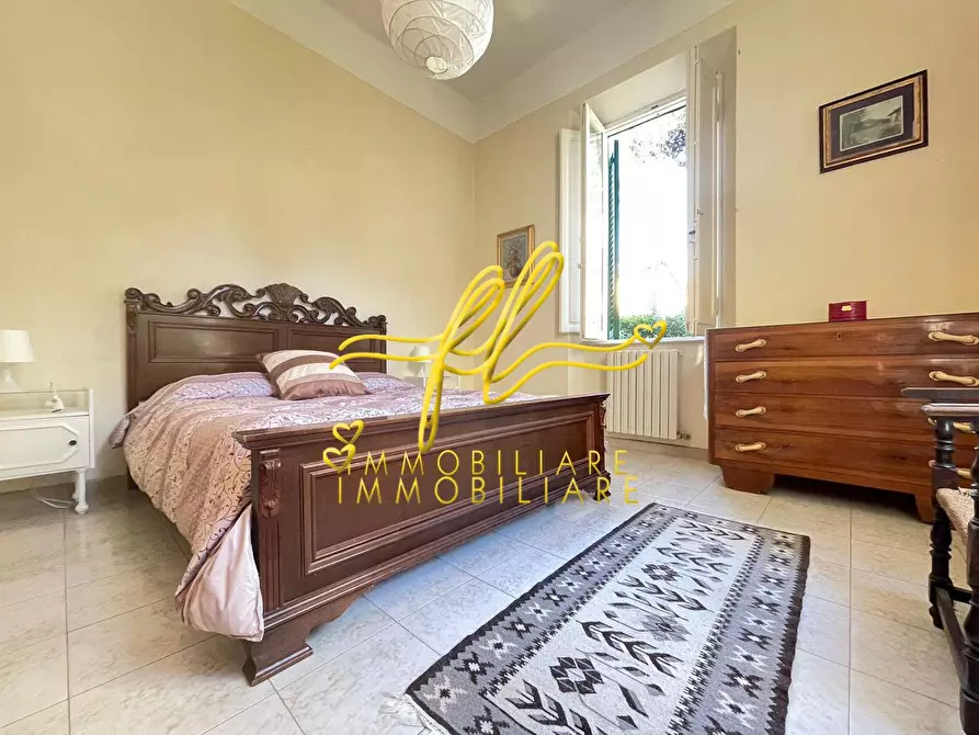 Immagine 37 di Villa in vendita  a Livorno