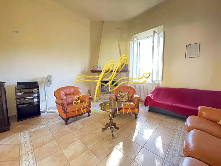 Immagine 47 di Villa in vendita  a Livorno