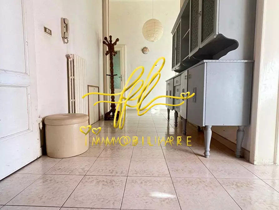 Immagine 39 di Villa in vendita  a Livorno