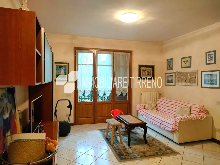 Immagine 10 di Appartamento in vendita  a Massa