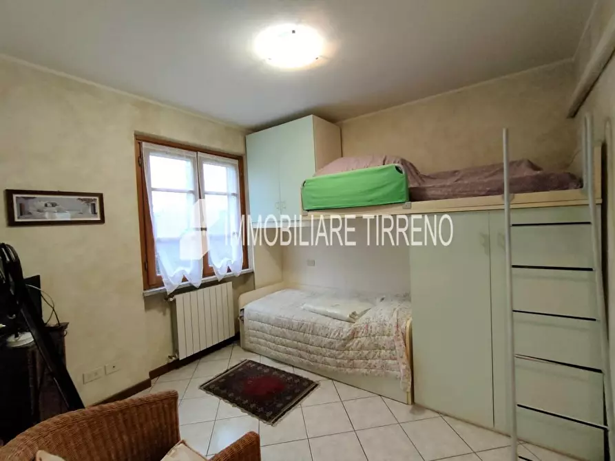 Immagine 11 di Appartamento in vendita  a Massa