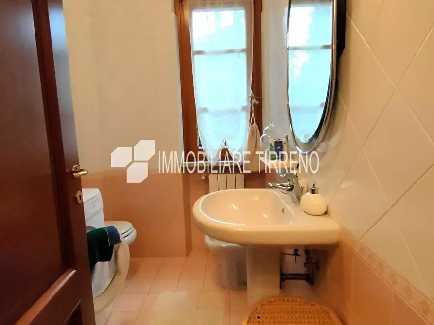 Immagine 8 di Appartamento in vendita  a Massa