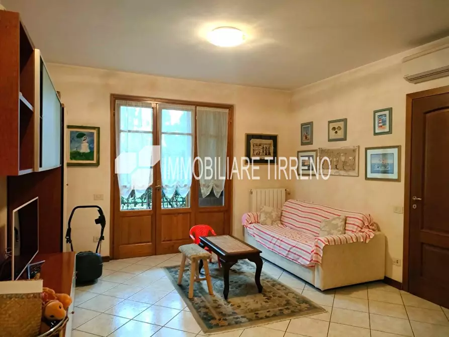 Immagine 9 di Appartamento in vendita  a Massa