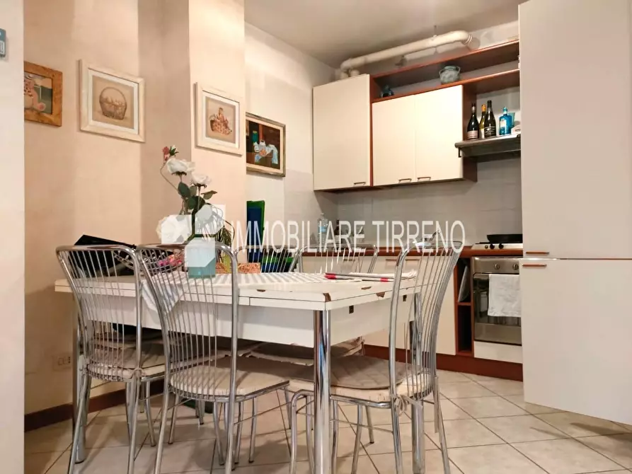 Immagine 4 di Appartamento in vendita  a Massa