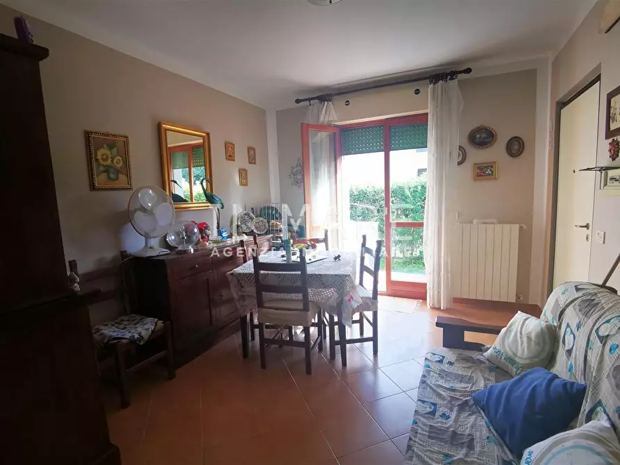 Immagine 5 di Appartamento in vendita  a Massa