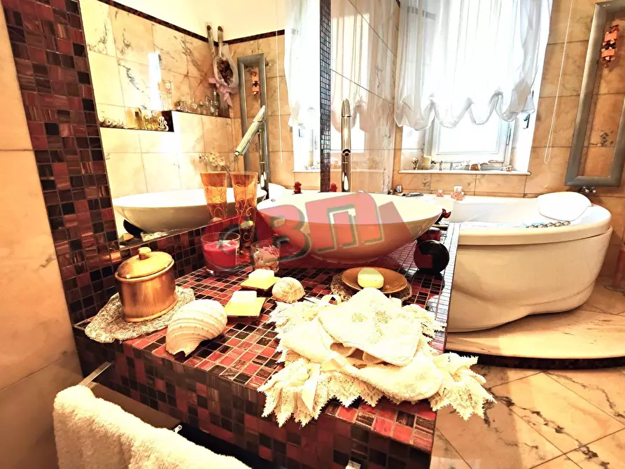 Immagine 28 di Appartamento in vendita  a Livorno