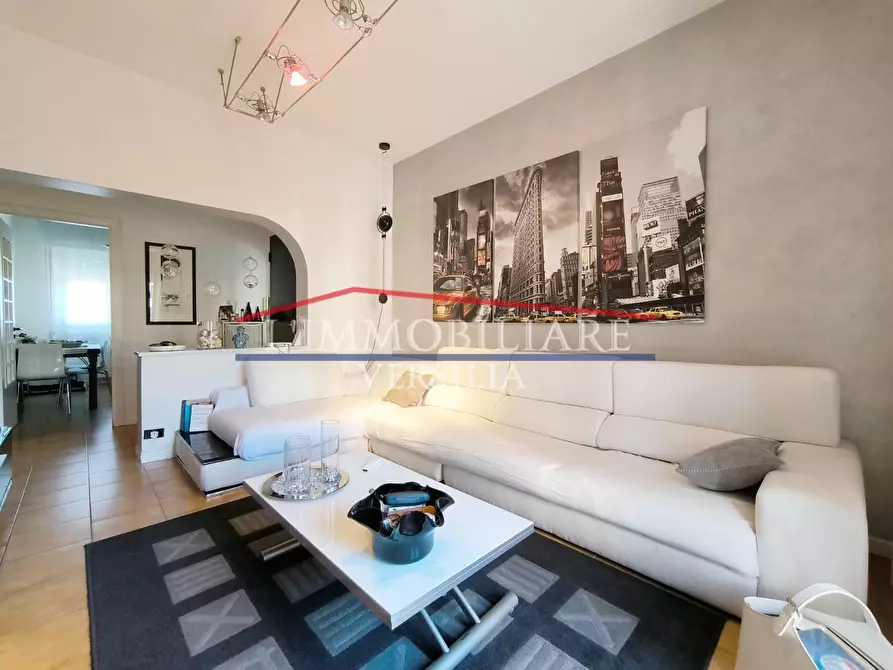 Immagine 3 di Casa bifamiliare in vendita  a Carrara