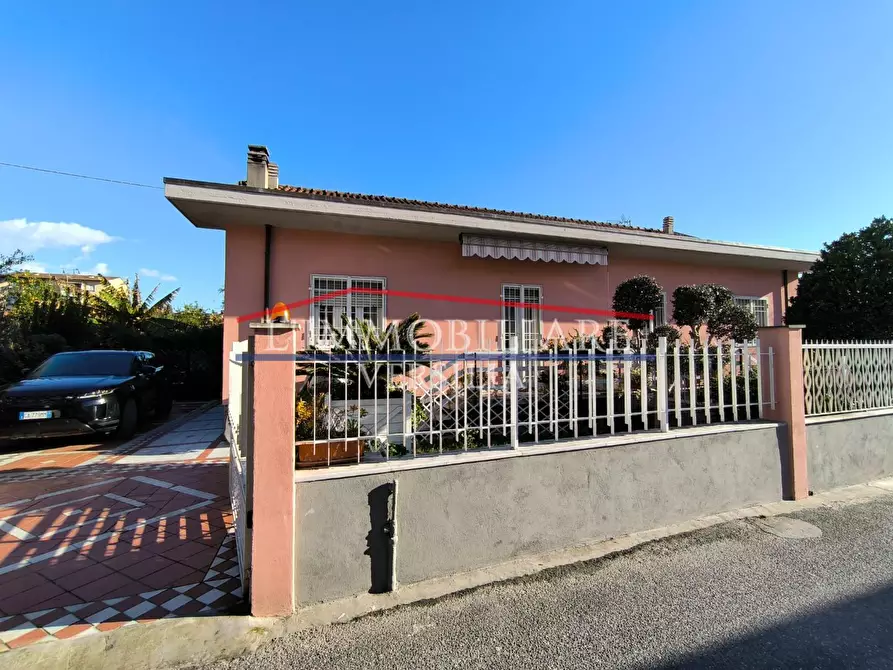 Immagine 27 di Casa bifamiliare in vendita  a Carrara