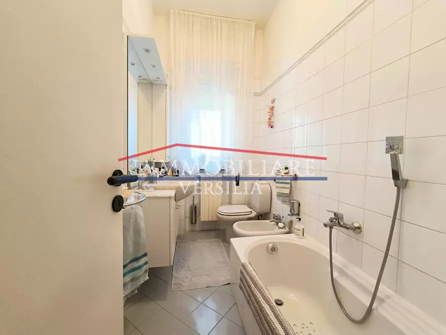 Immagine 10 di Casa bifamiliare in vendita  a Carrara