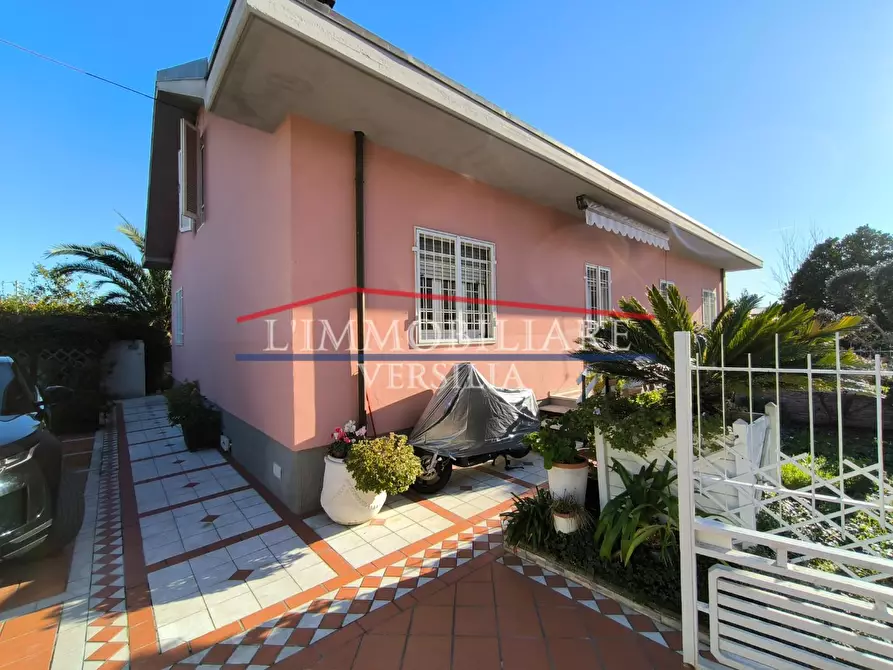 Immagine 26 di Casa bifamiliare in vendita  a Carrara