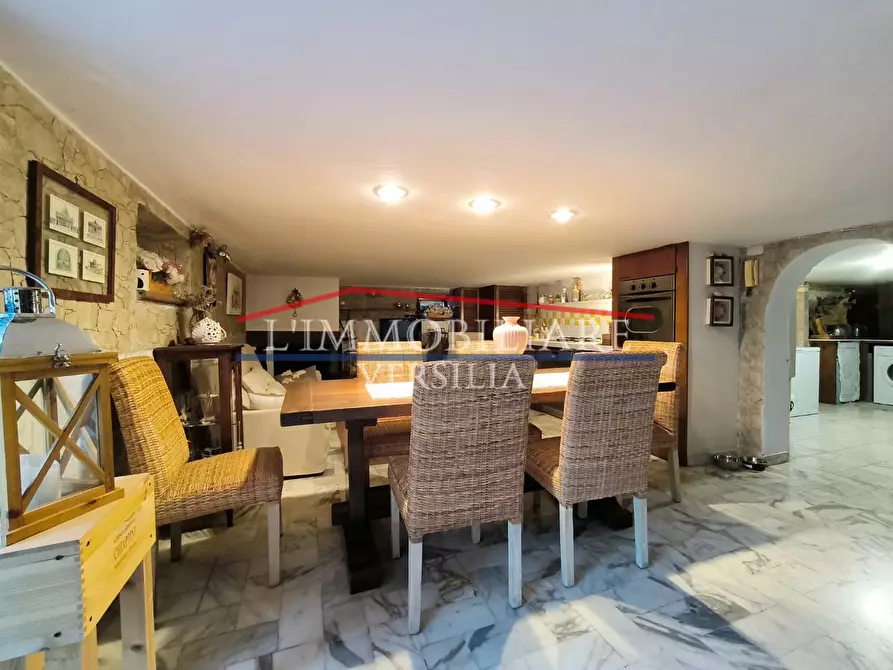 Immagine 21 di Casa bifamiliare in vendita  a Carrara