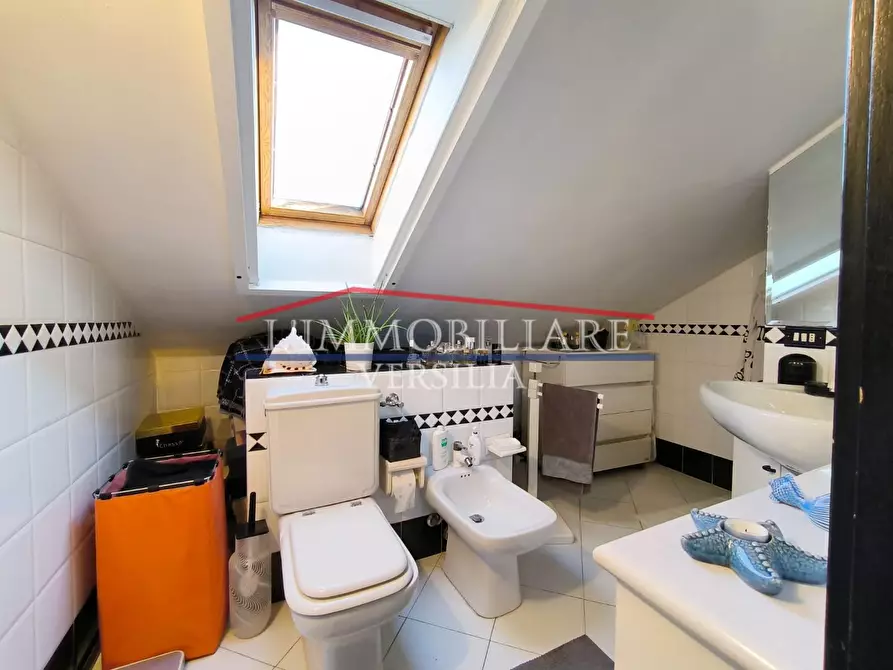 Immagine 15 di Casa bifamiliare in vendita  a Carrara