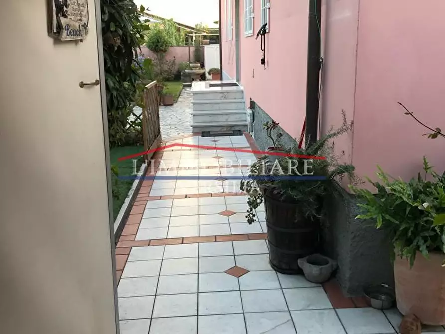 Immagine 32 di Casa bifamiliare in vendita  a Carrara