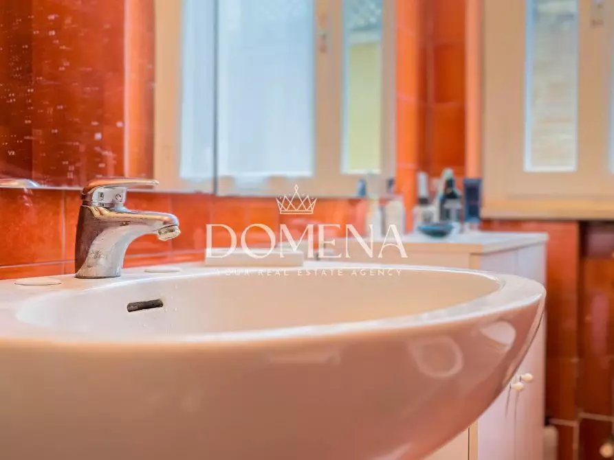 Immagine 25 di Appartamento in vendita  a Siena