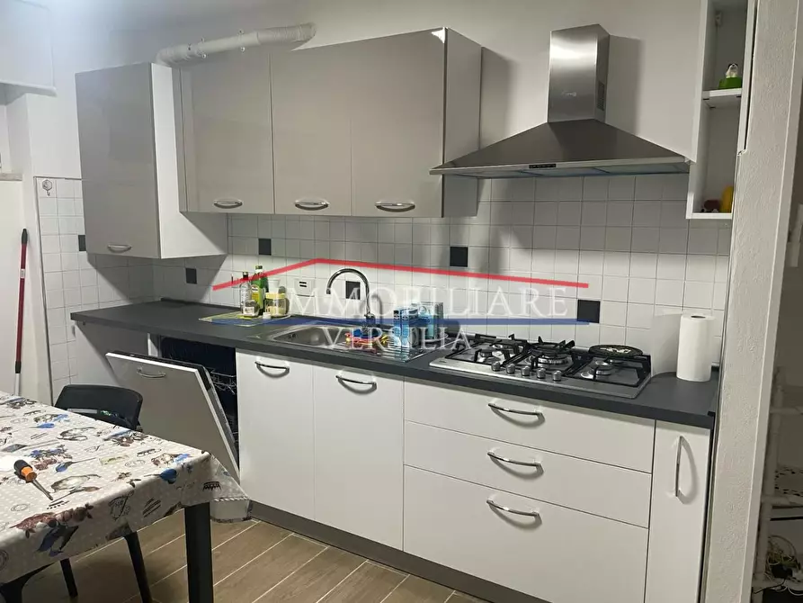 Immagine 3 di Appartamento in vendita  a Carrara