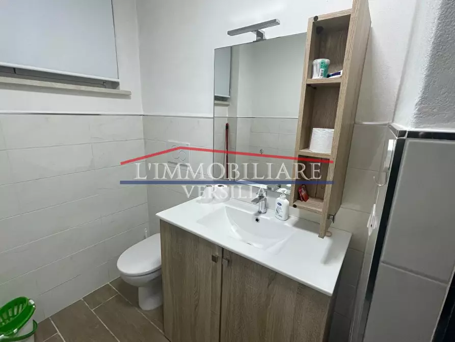 Immagine 19 di Appartamento in vendita  a Carrara