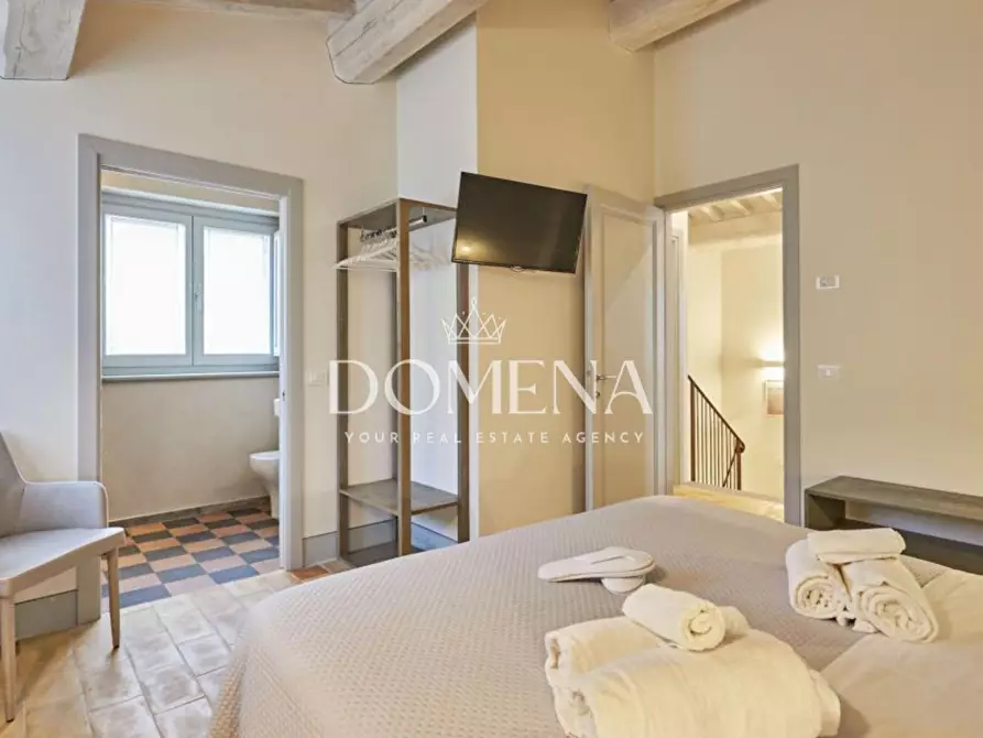 Immagine 12 di Villa in vendita  a Cortona