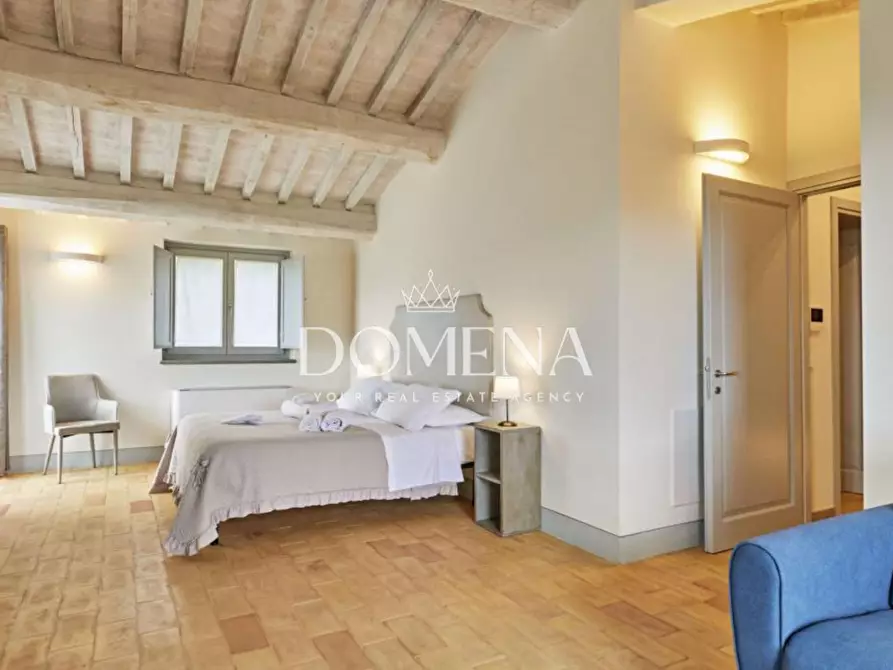 Immagine 10 di Villa in vendita  a Cortona