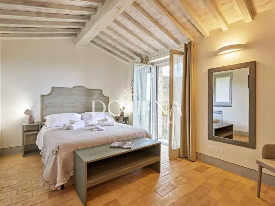 Immagine 8 di Villa in vendita  a Cortona