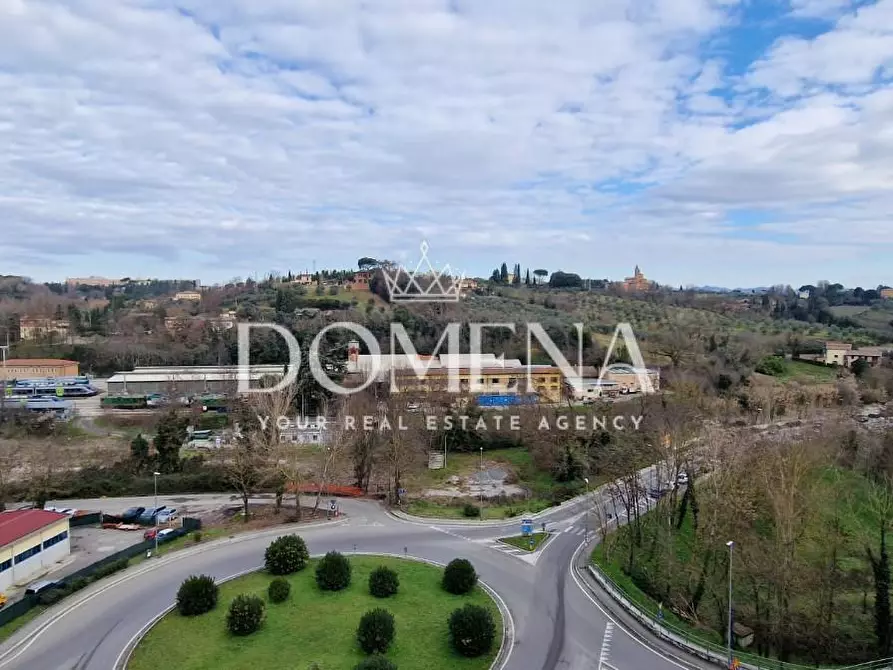 Immagine 15 di Appartamento in vendita  a Siena