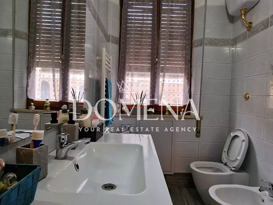 Immagine 9 di Appartamento in vendita  a Siena