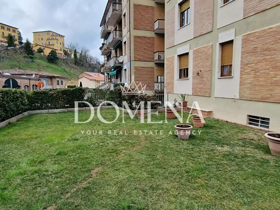 Immagine 13 di Appartamento in vendita  a Siena