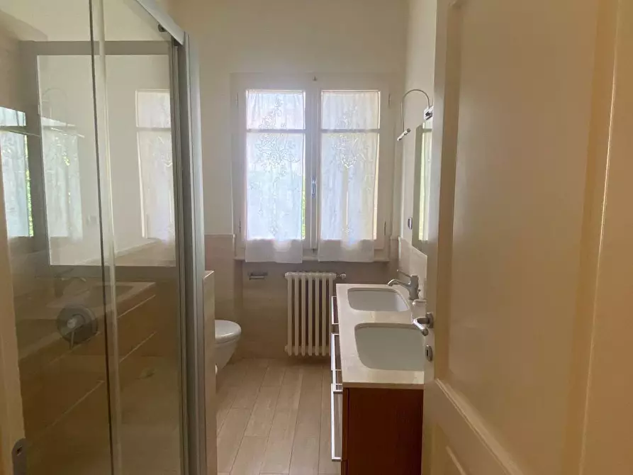 Immagine 22 di Villa in affitto  a Forte Dei Marmi