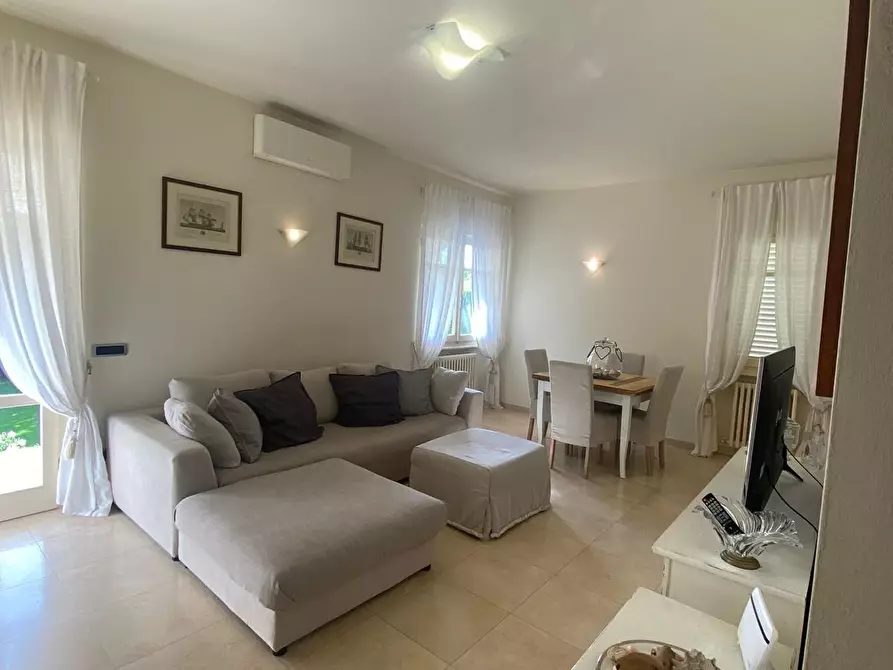 Immagine 8 di Villa in affitto  a Forte Dei Marmi