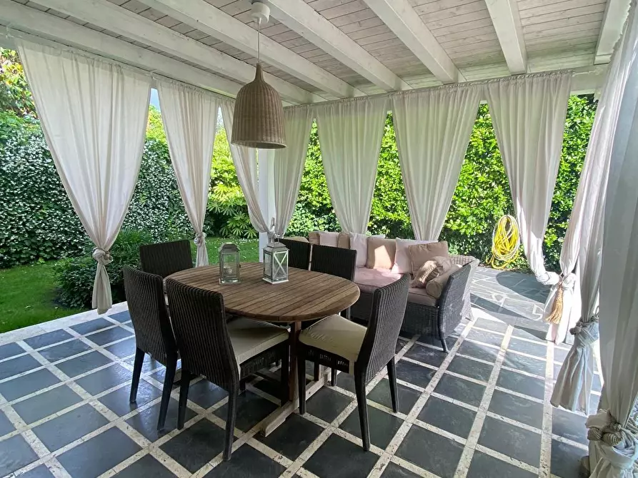 Immagine 4 di Villa in affitto  a Forte Dei Marmi