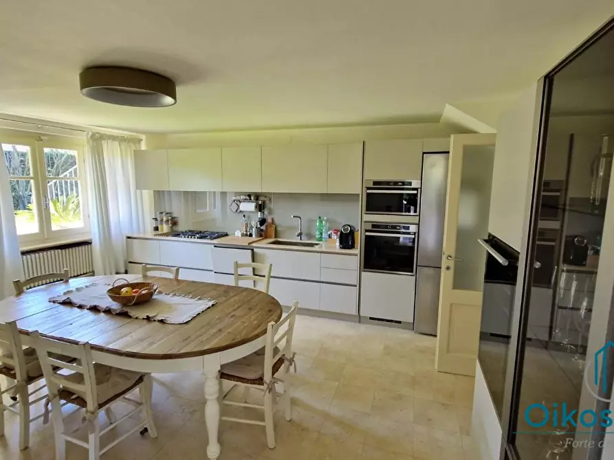 Immagine 3 di Villa in affitto  a Forte Dei Marmi