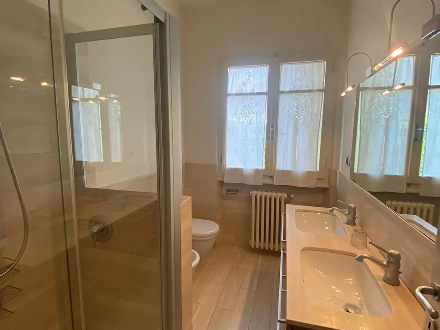 Immagine 21 di Villa in affitto  a Forte Dei Marmi
