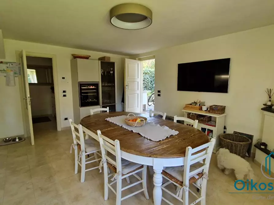 Immagine 2 di Villa in affitto  a Forte Dei Marmi