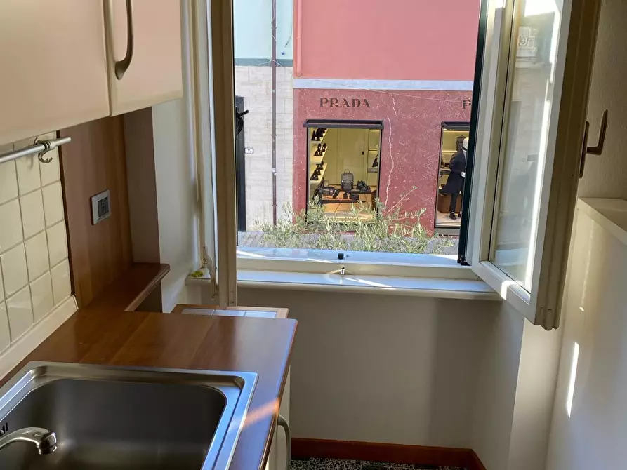 Immagine 2 di Appartamento in affitto  a Forte Dei Marmi