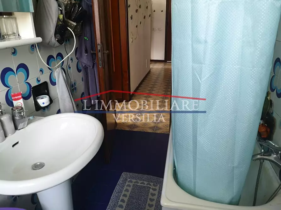 Immagine 17 di Appartamento in vendita  a Carrara