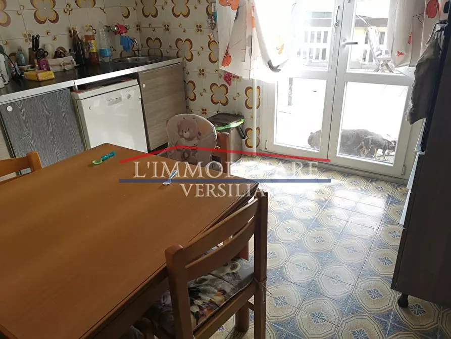 Immagine 10 di Appartamento in vendita  a Carrara